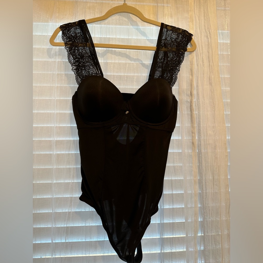 BEBE NWOT Bustier Bodysuit with Floral Lace Straps